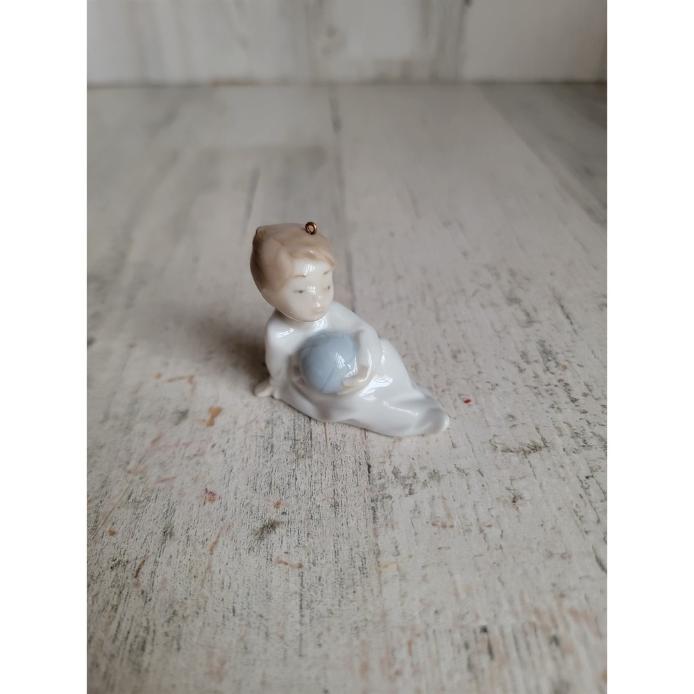 Lladro Christmas morning mini child ball‎ porcelain ornament Xmas collectible